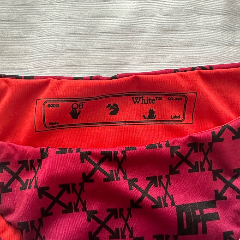 Off-White
logo-print gradient bikini - Picture 8 of 8